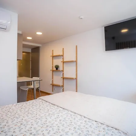Staclaraspace - Francis Apartment *